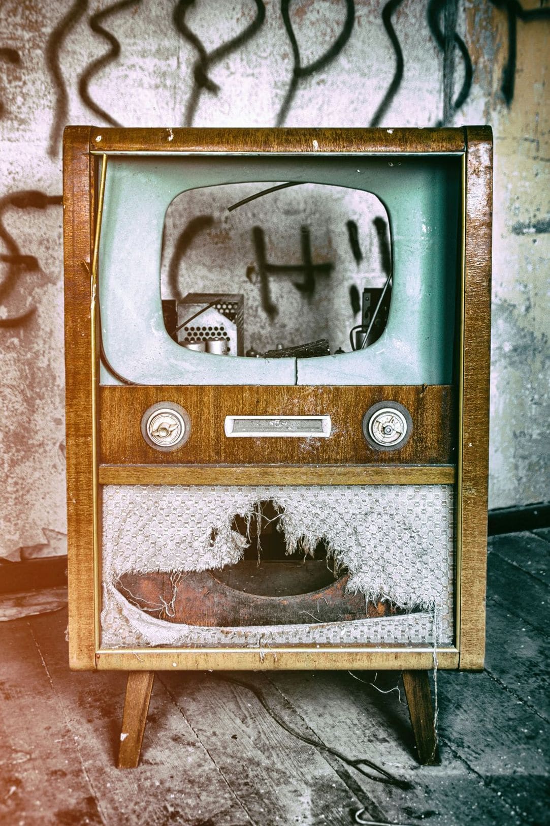 Emerald Vision TV 12
